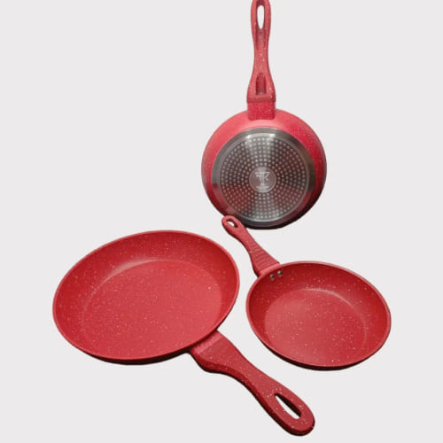 Set of pans with a non-stick coating